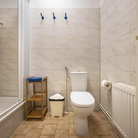 In Der Mecklenburger Seenplatte, Cleaning Included Apartment